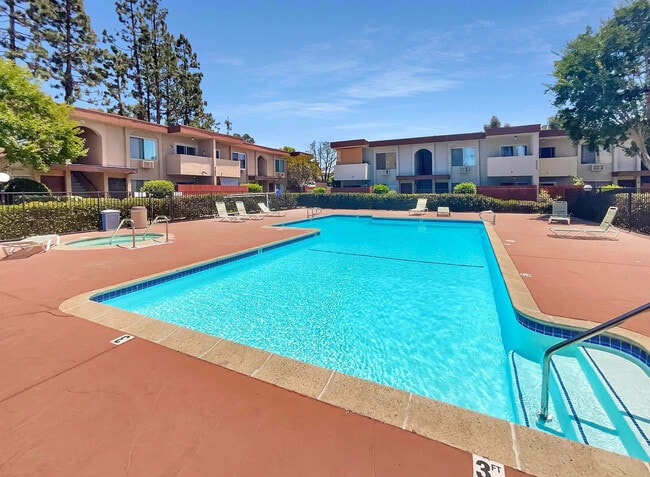 Foto del edificio - 9586 Carroll Canyon Rd