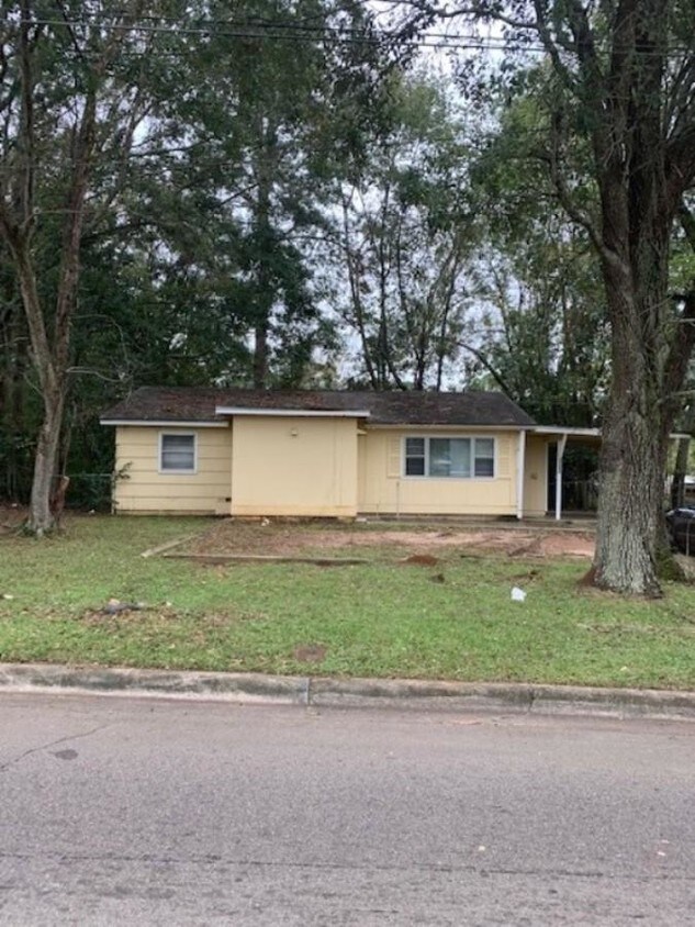 Foto principal - 1915 Jackson Bluff Rd