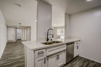 Interior Photo - 8375 Fountain Ave