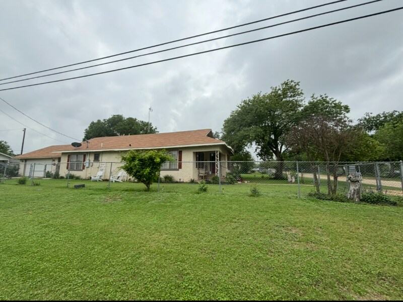 Foto del edificio - 816 Hickory St