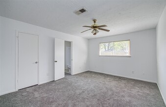 Building Photo - 7015 Maple Fox Dr