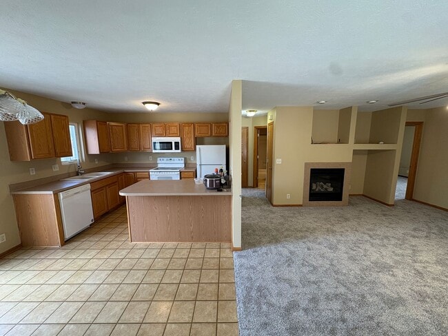 Building Photo - 6834 Whitewater Ln