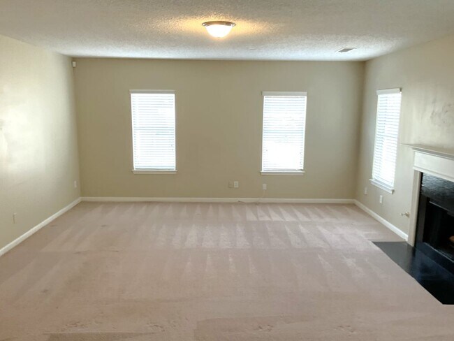 Building Photo - 7135 Mahogany Dr
