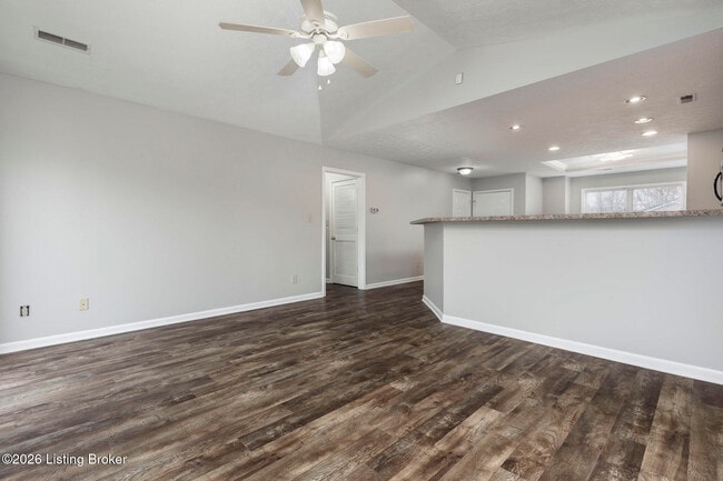 Building Photo - 8815 Woodpointe Blvd