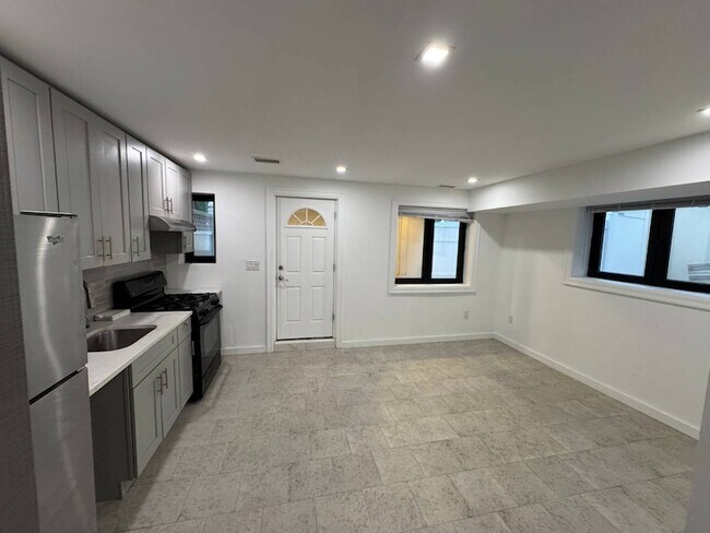 Foto del edificio - 1363 Kearney Ave
