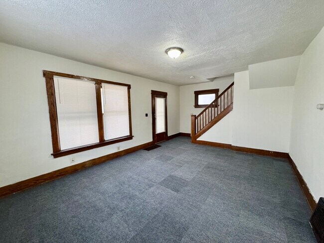 Building Photo - 1722 Harrisburg Rd NE