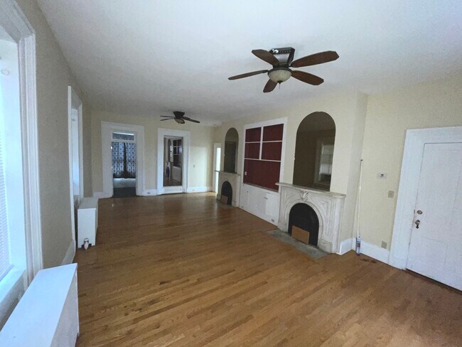 Building Photo - 363 Prairie St