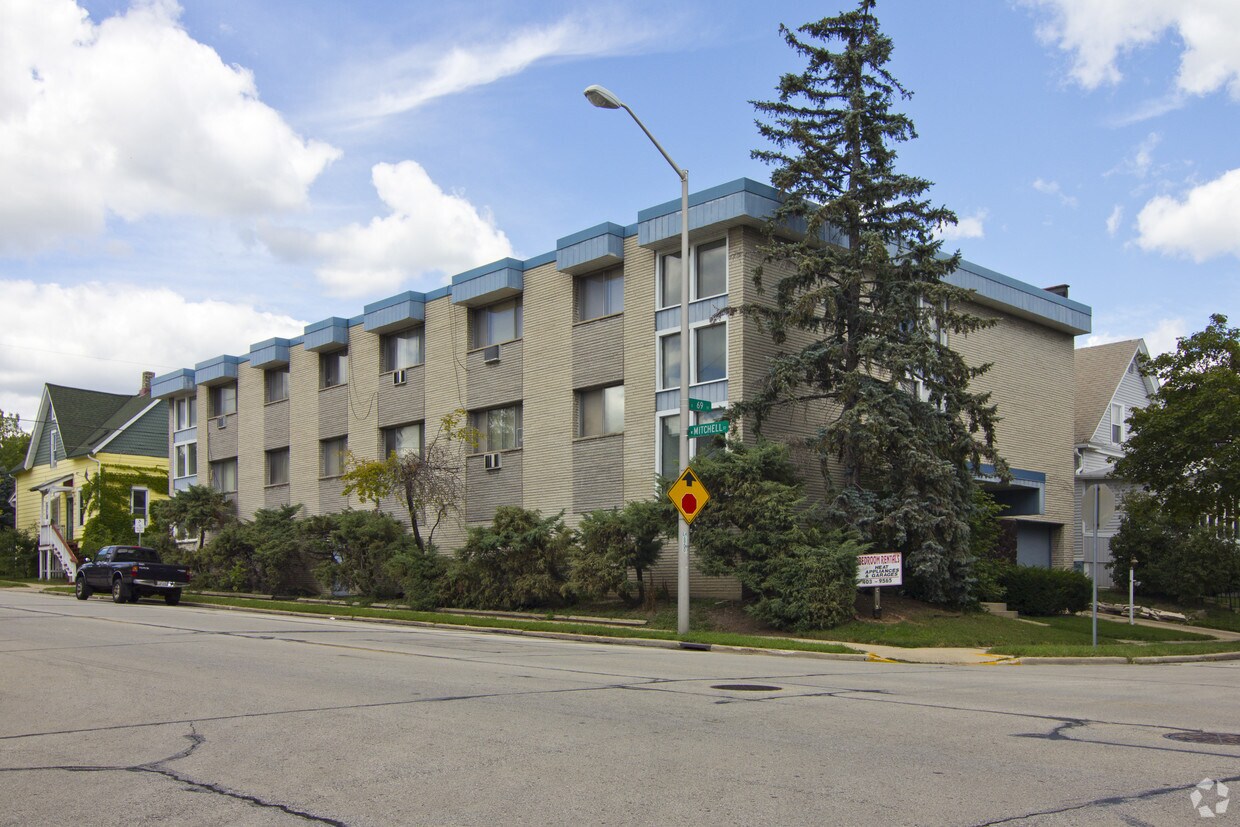 Foto principal - 1667 S 69th St