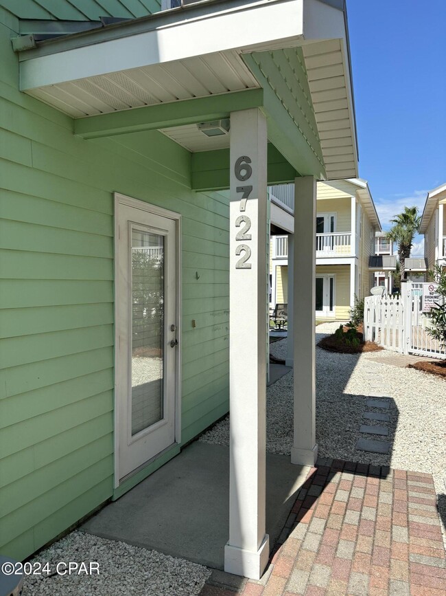Building Photo - 6722 Thomas Dr
