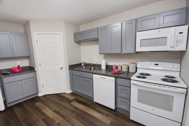 Building Photo - 7905 Gold Star