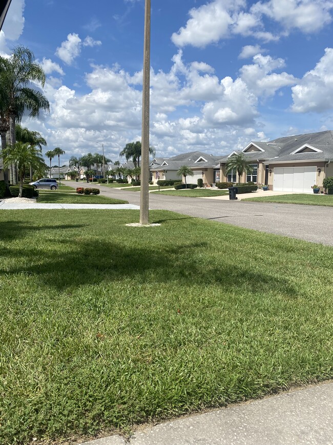 Foto del edificio - 533 Princeton Greens Ct