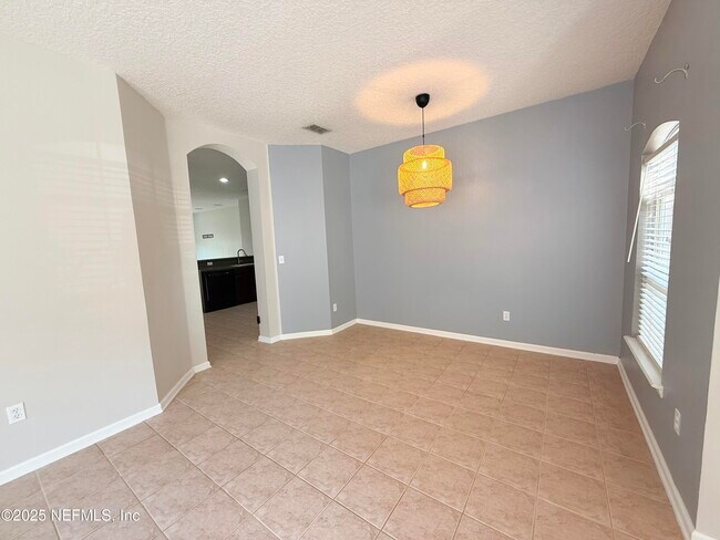 Building Photo - 14793 Falling Waters Dr