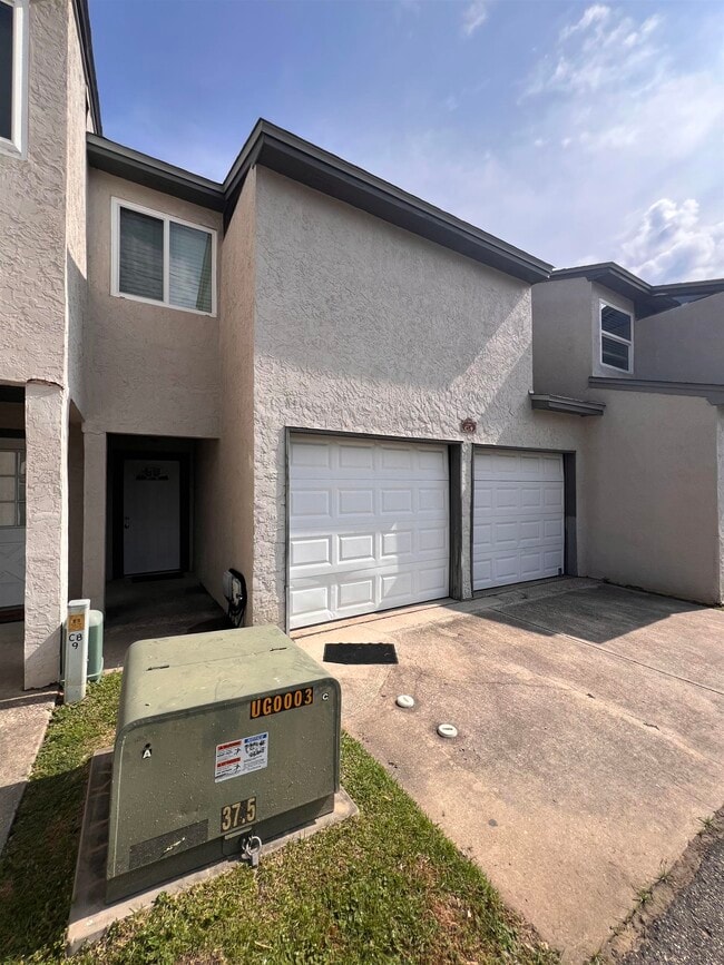 Building Photo - 1309 Airport Dr