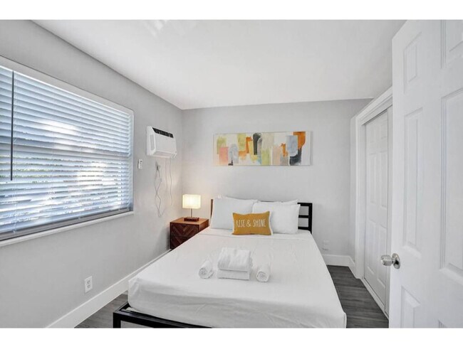 Foto del edificio - 50 Davie Blvd