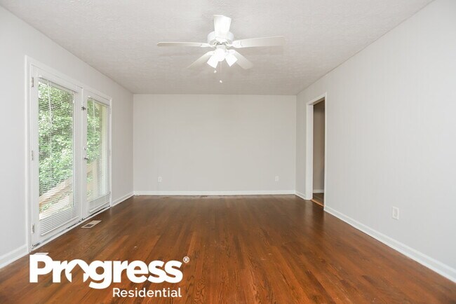 Building Photo - 2475 Castile Dr