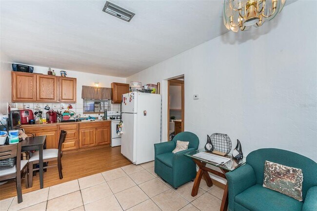 Foto del edificio - 7721 46th St N