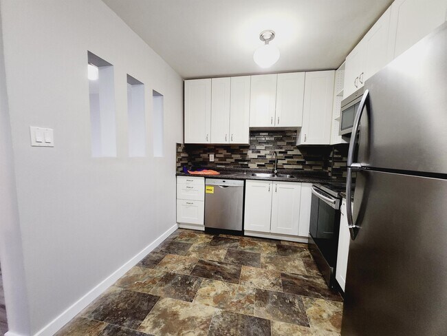 Photo du bâtiment - 405 Willow Ct NW