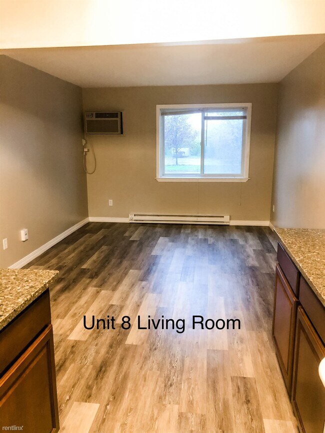 Building Photo - 1 br, 1 bath Apartment - Trowbridge Manor 5