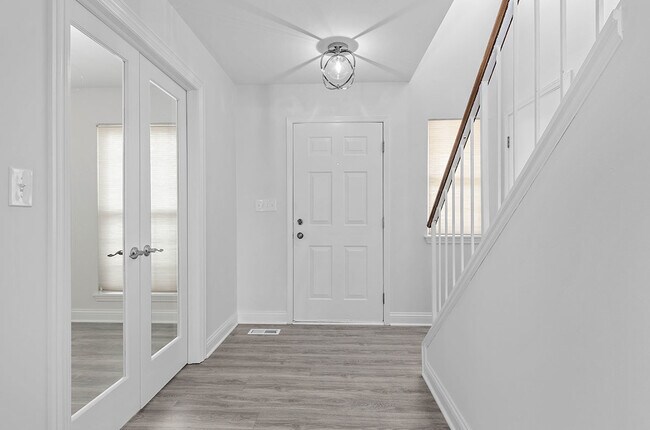 Building Photo - 1068 Selma Ln