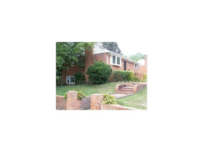 Building Photo - 8113 D'Arcy Rd