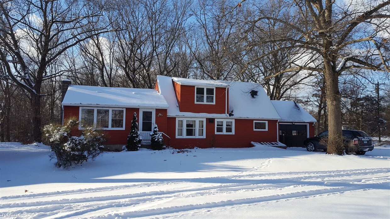 Primary Photo - 251 E Johnson Ave