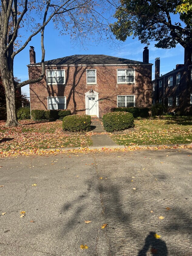 Primary Photo - 1133 S Cassingham Rd