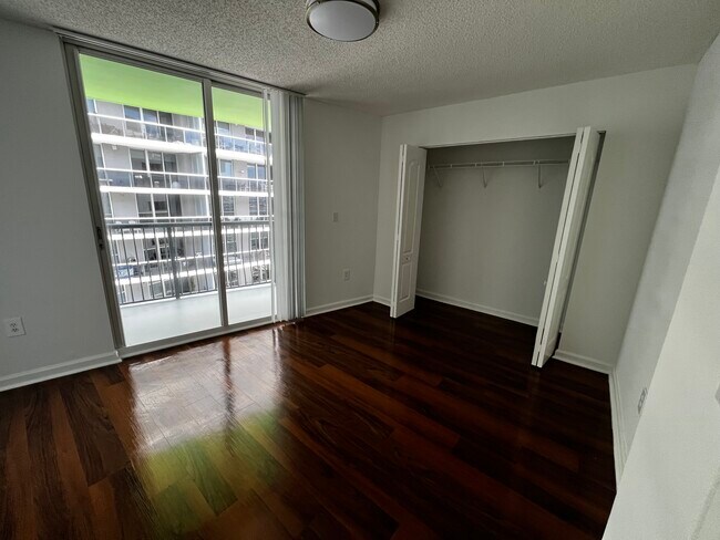 Foto del edificio - 349 NE 33rd St