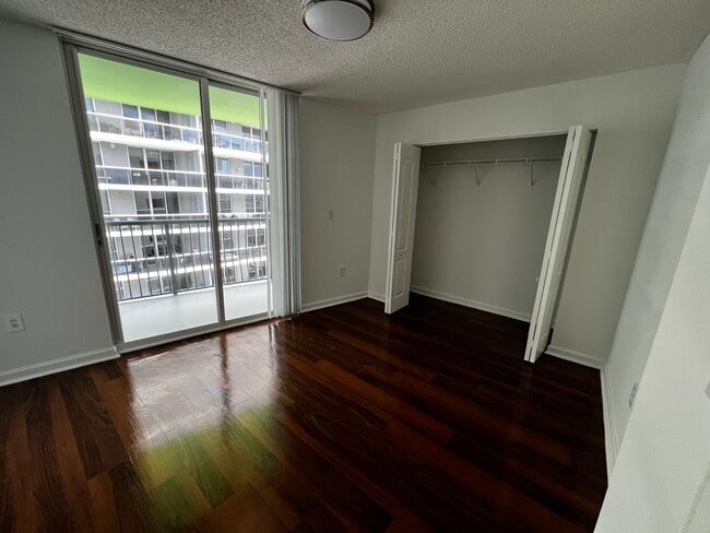 Building Photo - 349 NE 33rd St