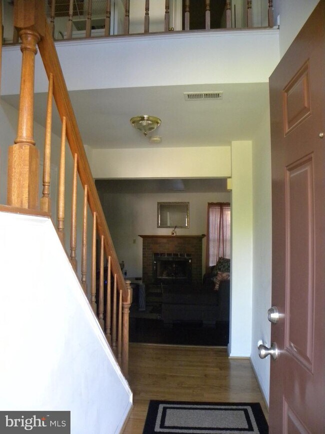 Building Photo - 710 Wind Ridge Dr