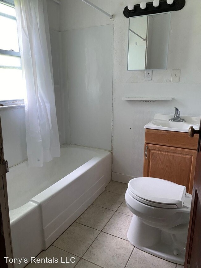 Building Photo - 2 br, 1 bath House - 1909 Clearview Street
