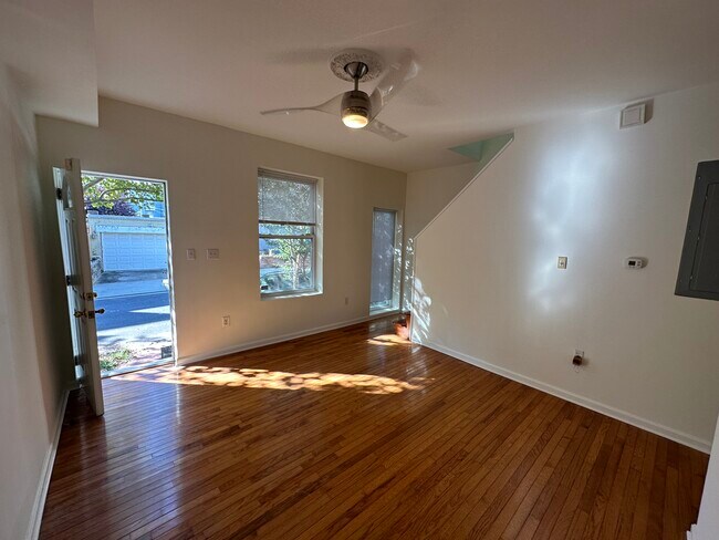 Building Photo - 1246 Duncan Pl NE