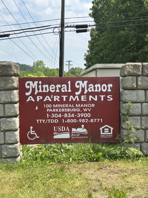 Building Photo - 100 Mineral Manor Way