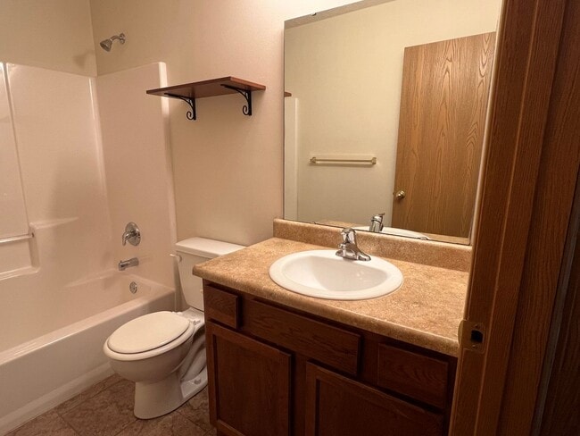 Building Photo - Nixa Rental available in Tuckaway neighborhood