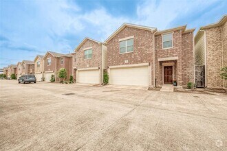 Building Photo - 3722 Main Poplar Dr