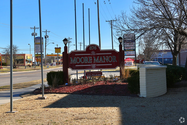 Foto del edificio - Moore Manor Apartments