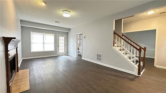 Building Photo - 430 Meadowfield Trail