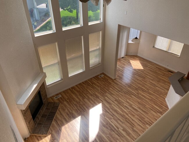 Foto del edificio - Large 4 bedroom home in Thornton