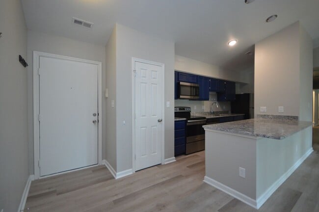 Foto del edificio - 1300 Park Glen #304, Raleigh, NC - Bev Rob...