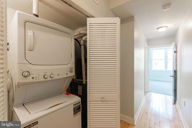 Foto del edificio - 319 N Preston St