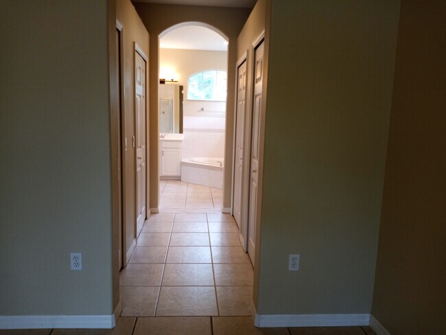 Foto del edificio - 6506 Waters Edge Way