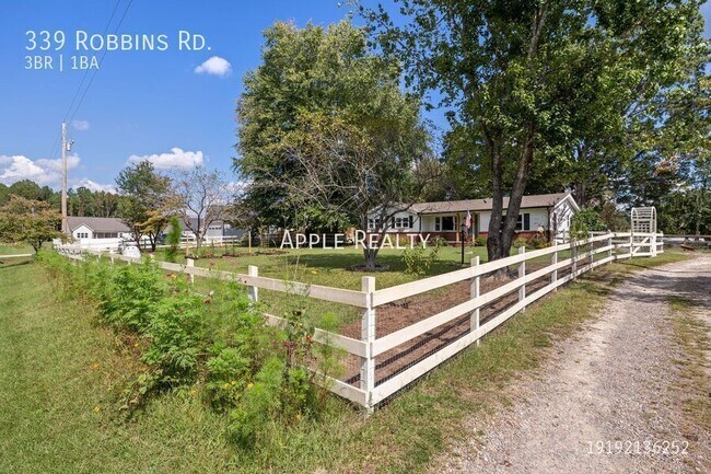Foto del edificio - 339 Robbins Rd