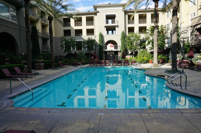 Foto del edificio - Resort Style Living 1 Bedroom In Anaheim's...
