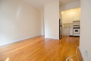 Building Photo - 402 W 54th St