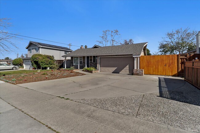 Building Photo - 3110 Fawn Dr