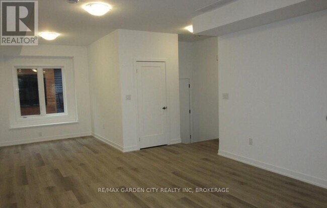 Building Photo - 781 Clare Ave