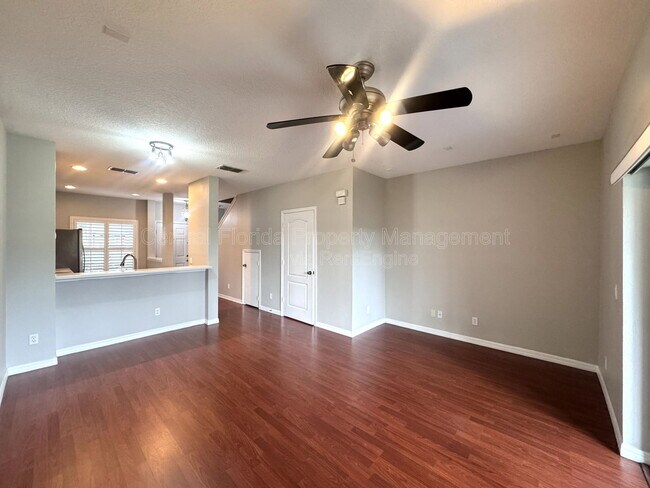 Foto del edificio - 3411 Wilshire Way Rd