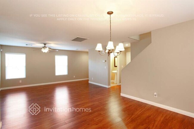 Foto del edificio - 5000 Diamond Ranch Ave