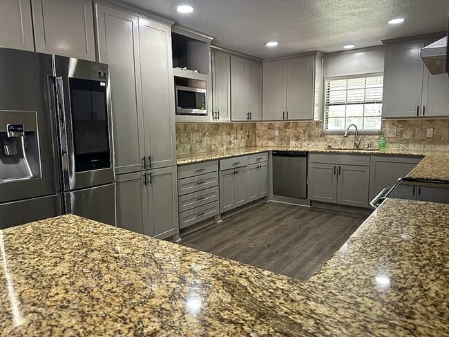 Building Photo - 7178 Rolling Fork Dr