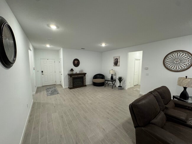 Building Photo - 8486 Horsebit Cir