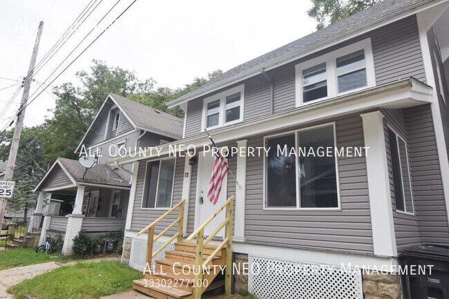 Building Photo - Beautiful 4-Bedroom Colonial with Spacious...